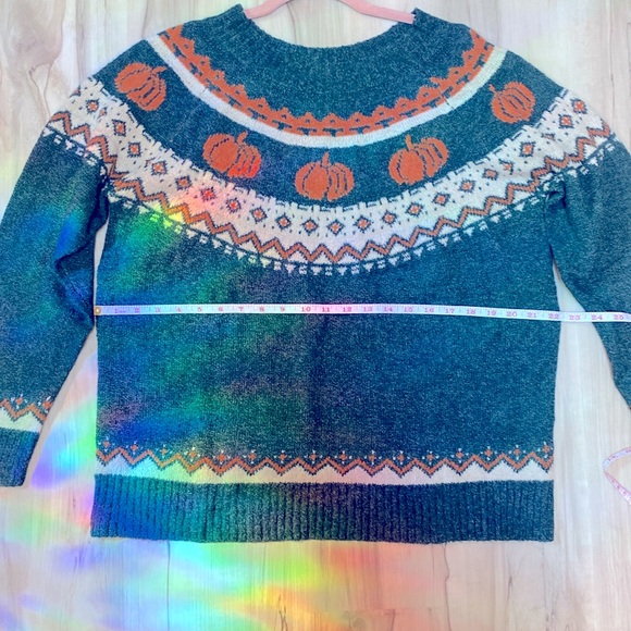 Maurices woman’s green knit pumpkin patterned fall sweater - Picture 6 of 9